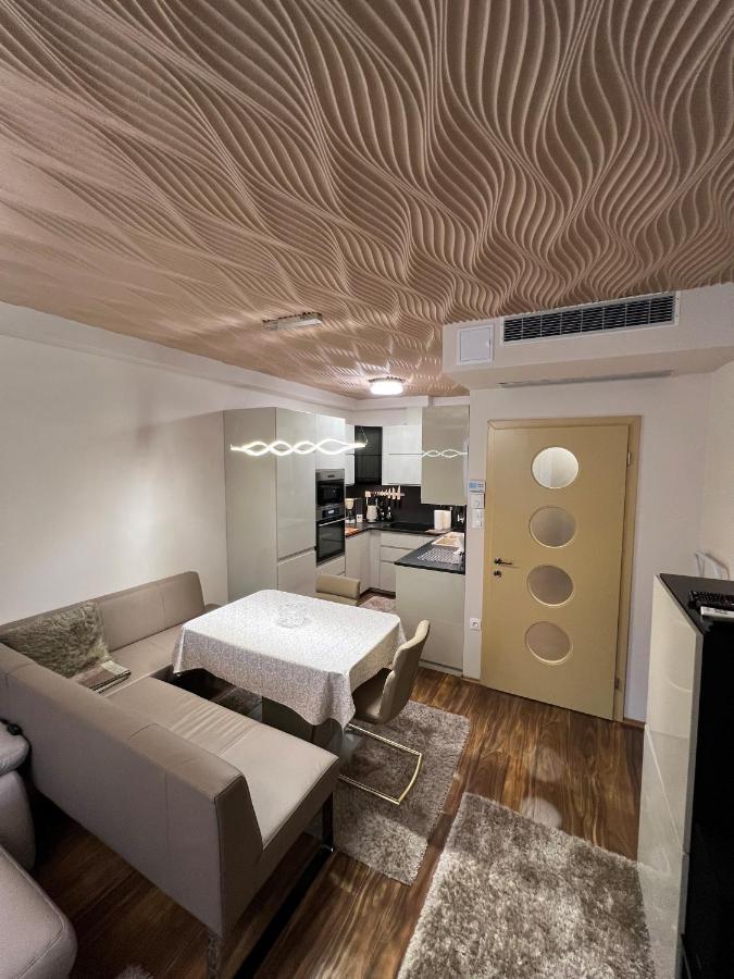 דירות דברצן Parizsi Udvar Premium Apartman מראה חיצוני תמונה